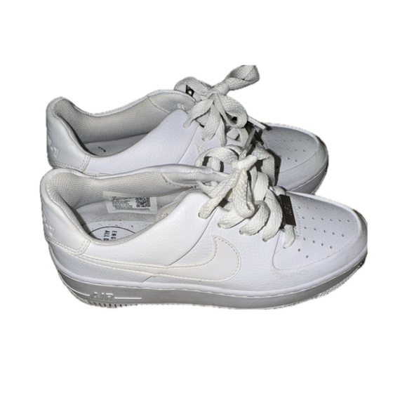 Nike women’s Air Force white platform sneaker - Picture 2 of 4